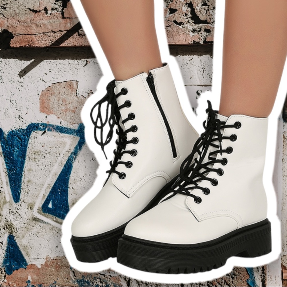 QUPID Raffi White Lace Up Chunky Lug Combat Boots - Picture 3 of 11